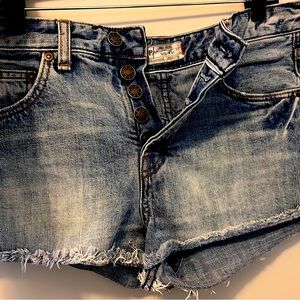 The perfect cutoff shorts! High rise with raw bottom hem-SOLD